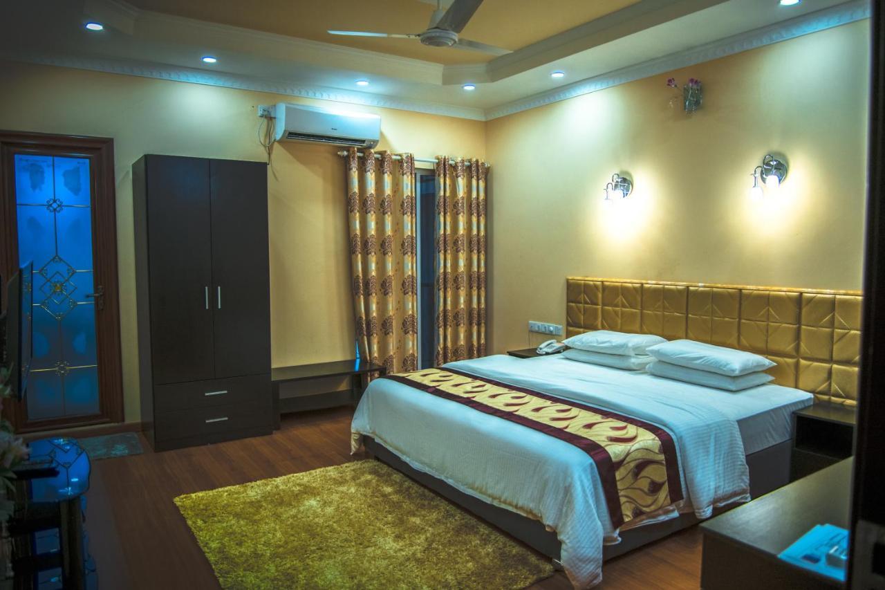 Abuharee Grand Hotel Addu City Exterior photo
