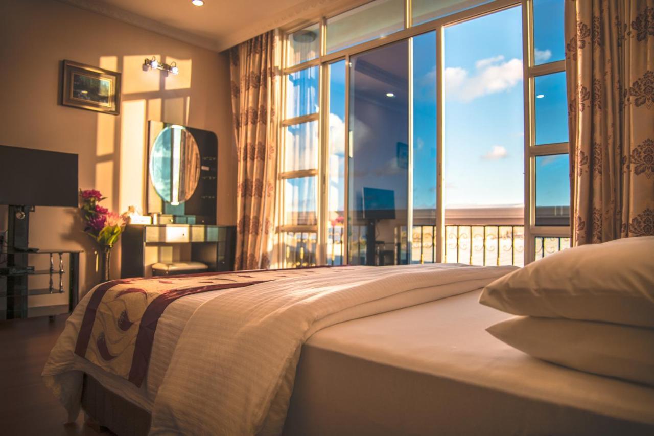 Abuharee Grand Hotel Addu City Exterior photo