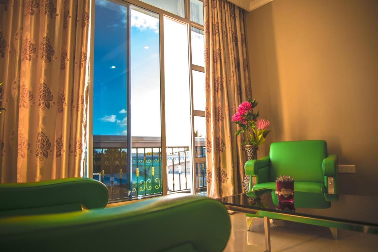 Abuharee Grand Hotel Addu City Exterior photo