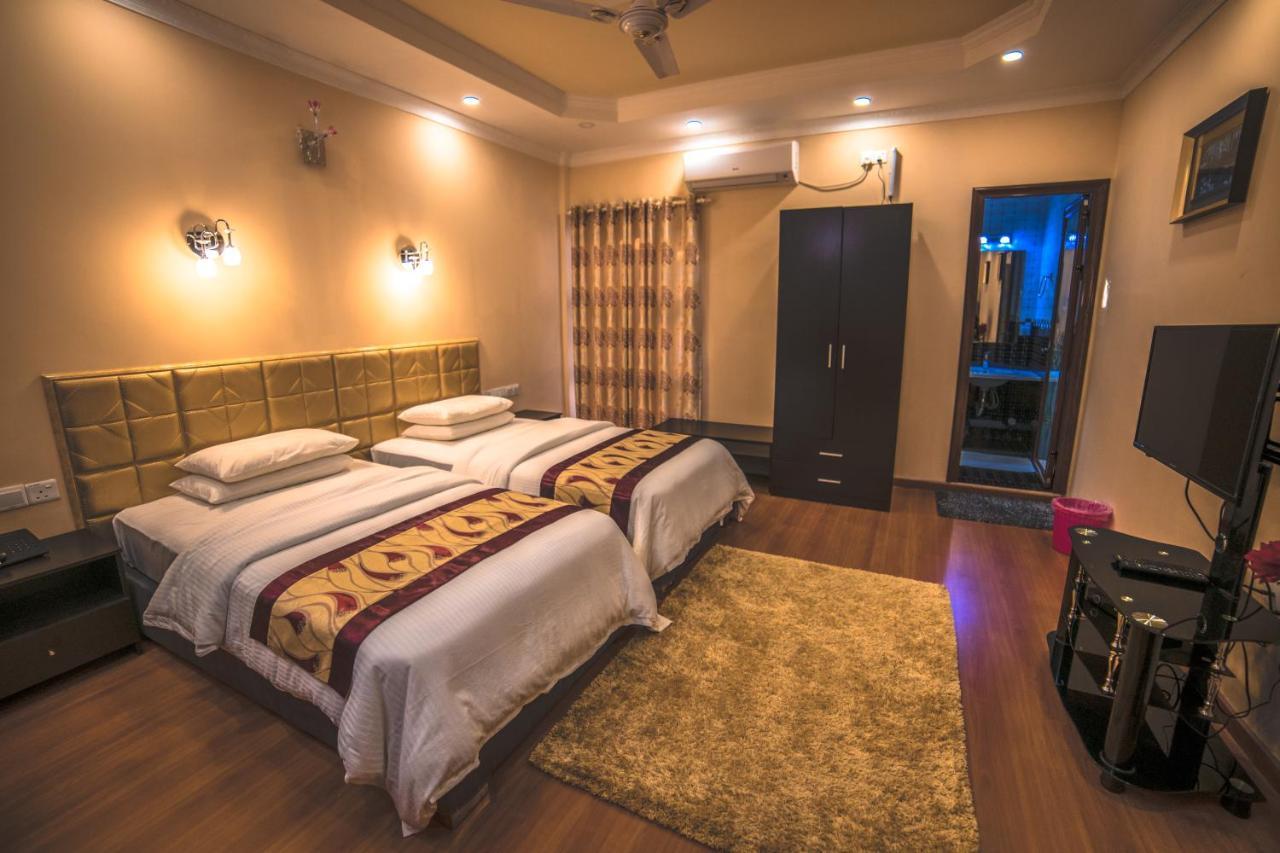 Abuharee Grand Hotel Addu City Exterior photo