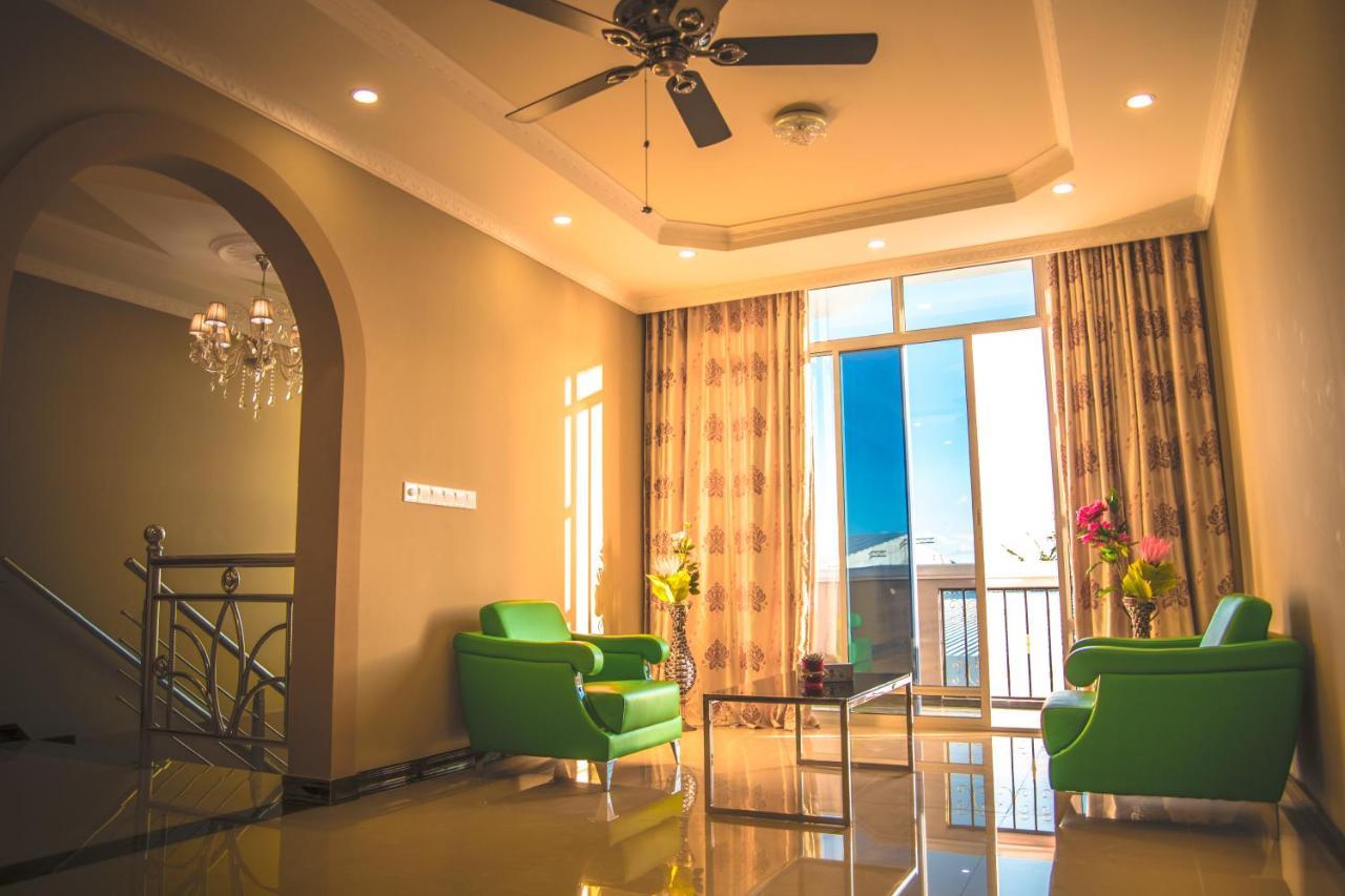 Abuharee Grand Hotel Addu City Exterior photo