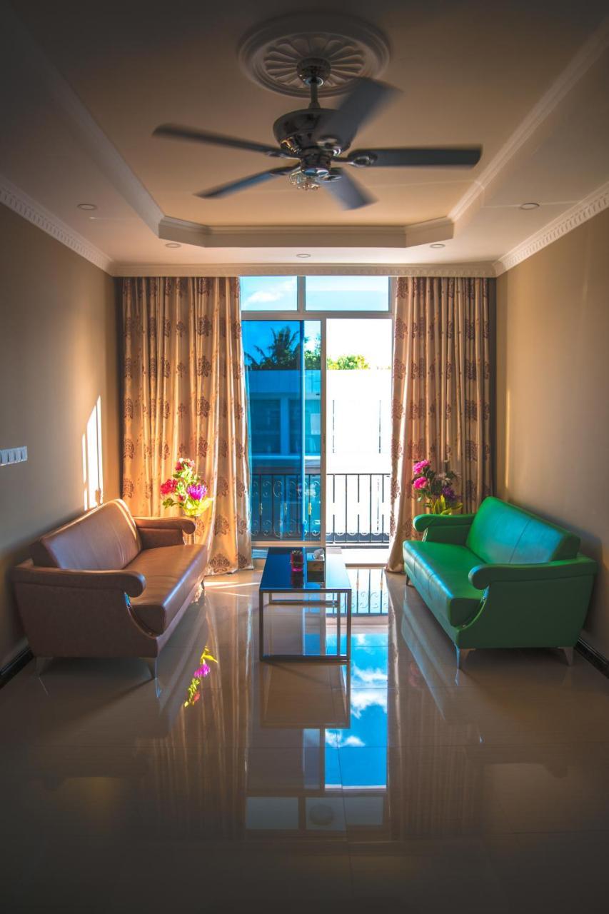 Abuharee Grand Hotel Addu City Exterior photo